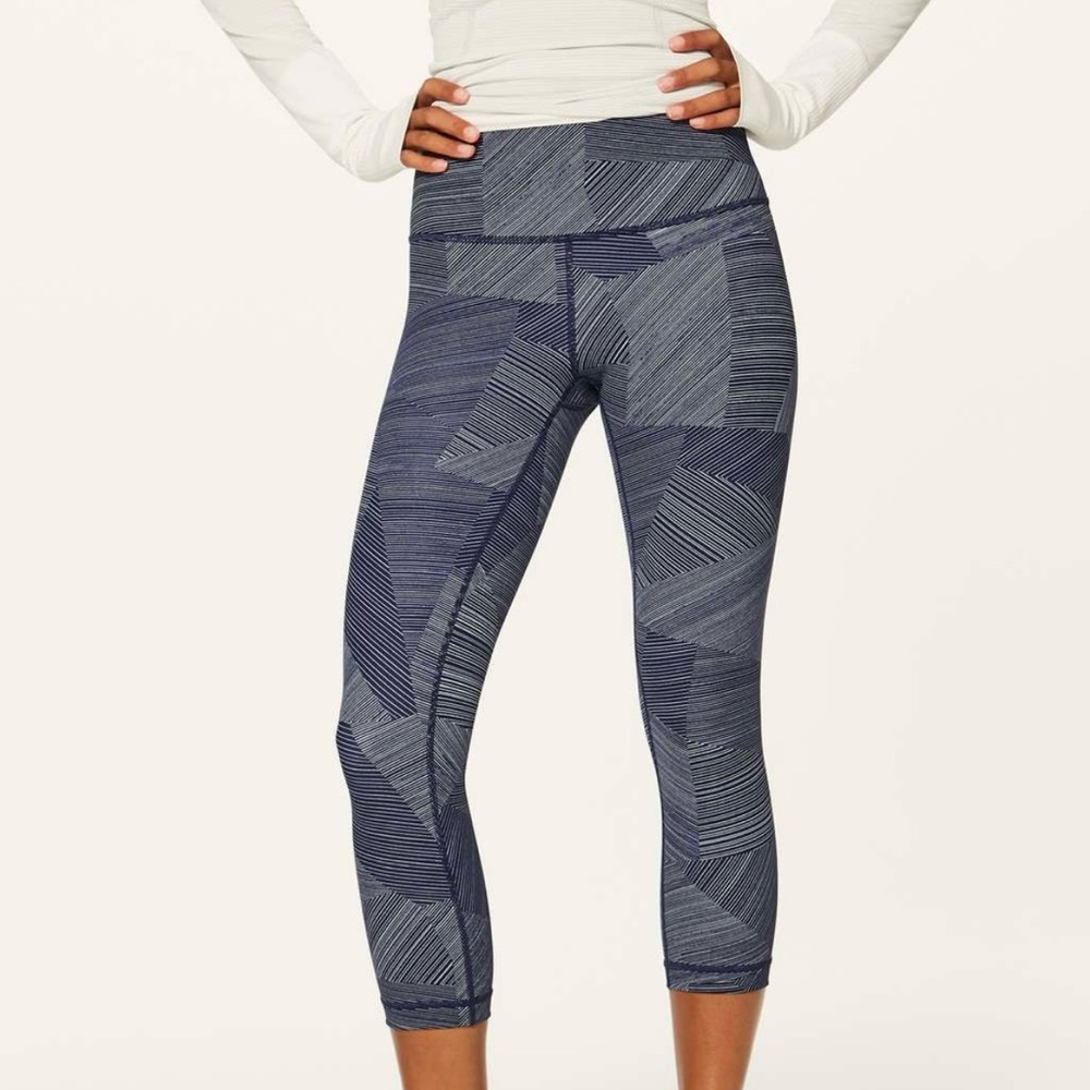 [Like New] Lululemon Wunder Under Crop (Hi-Rise) (Full-On Luxtreme 21")